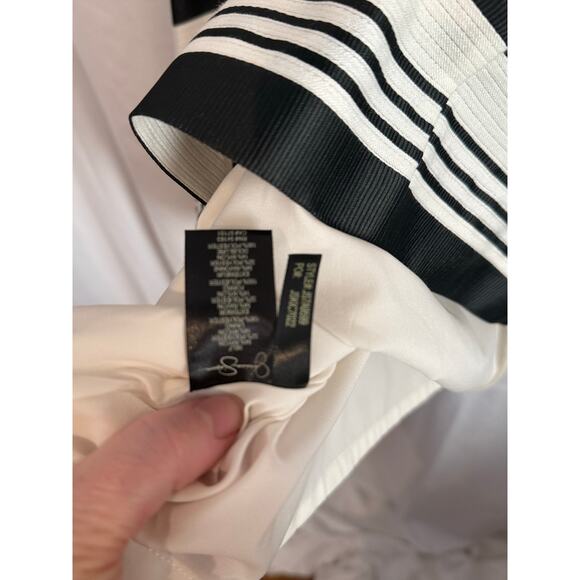 Jessica Simpson Black and White Strip Dress, Size 6 - Picture 7 of 7